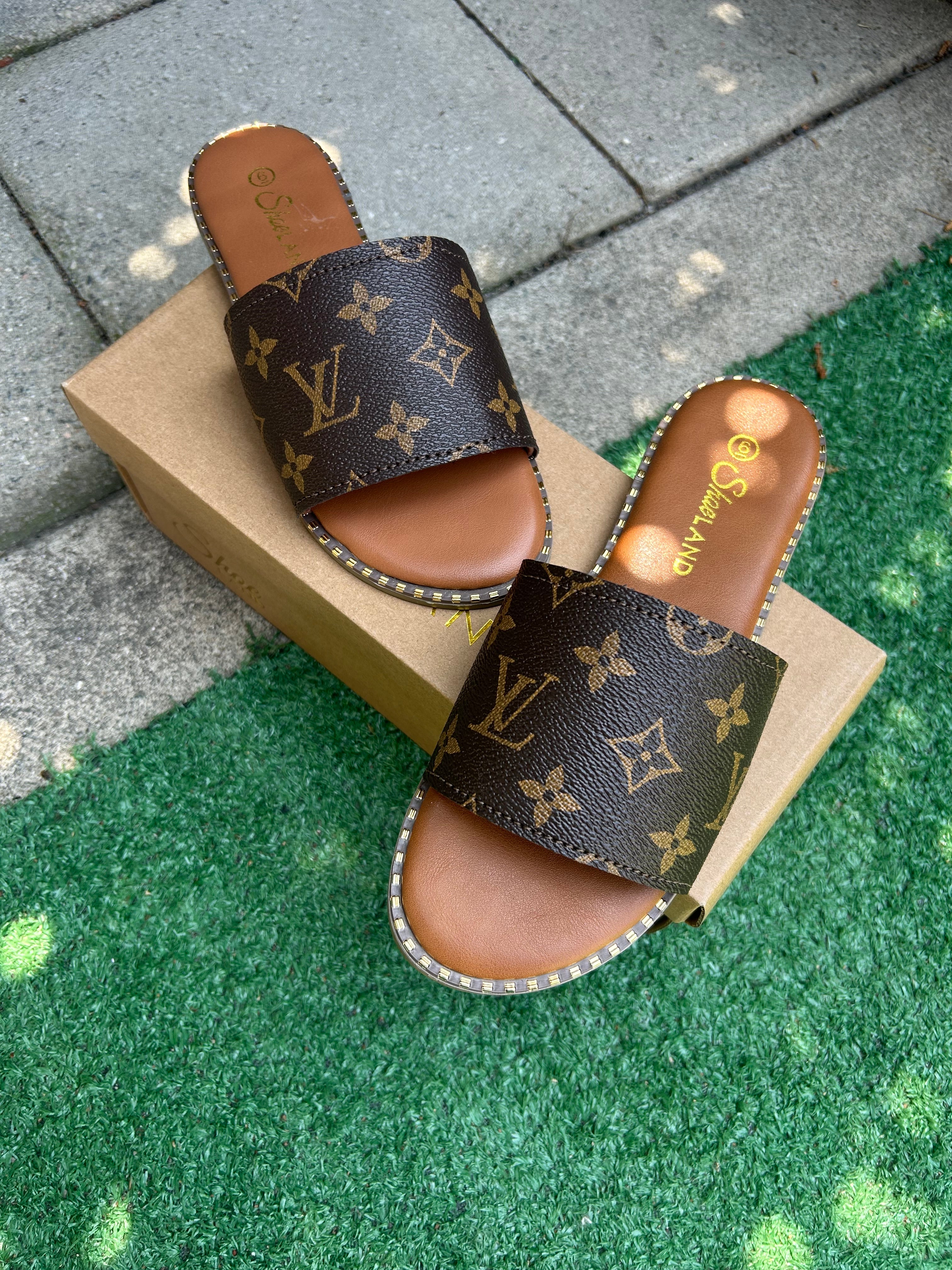 Sandals Classic Brown